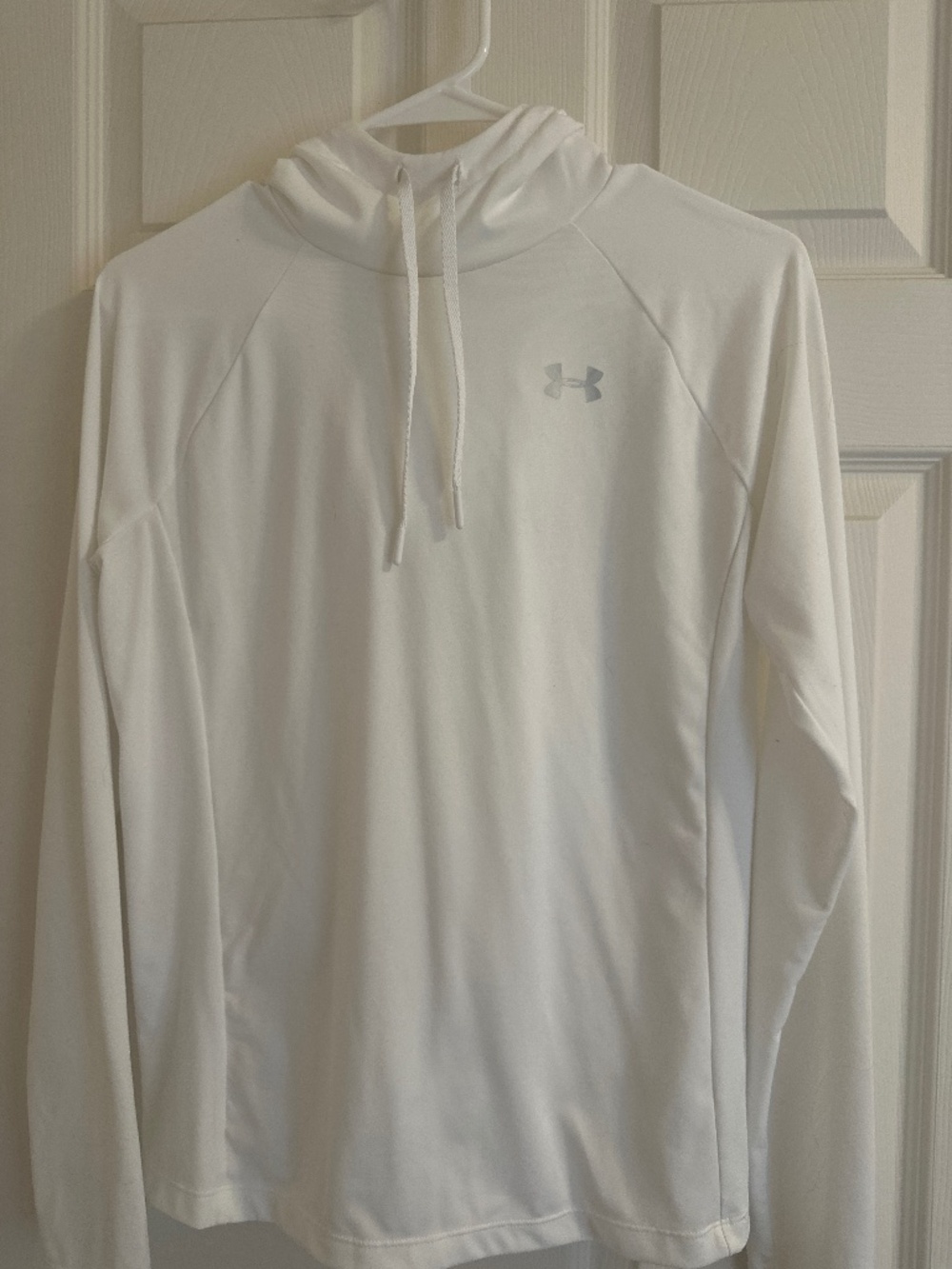 Under Armor long sleeve hoodie
